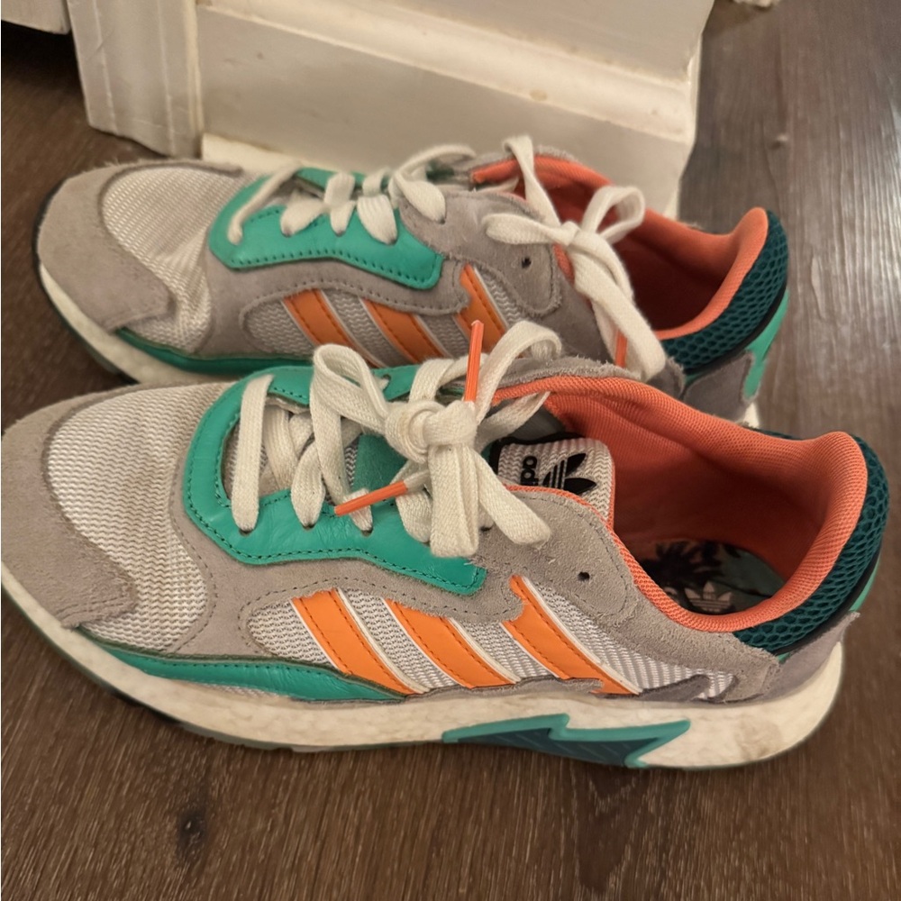 Adidas Tresc Run Tennis Shoe Kids/Men’s 7 Coral And White